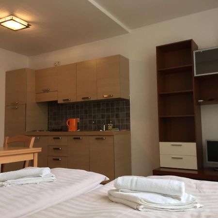 براغ Residence La Familia المظهر الخارجي الصورة