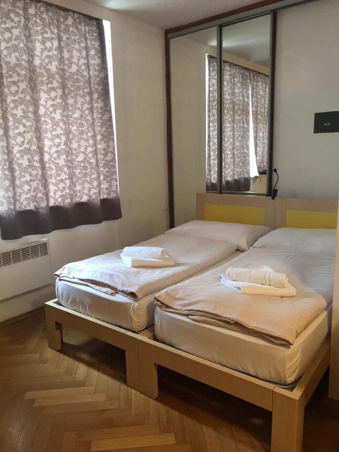 براغ Residence La Familia المظهر الخارجي الصورة