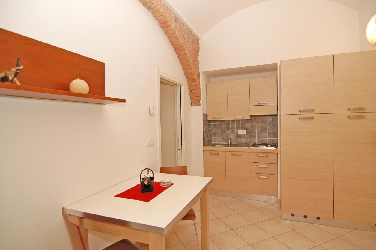 براغ Residence La Familia المظهر الخارجي الصورة
